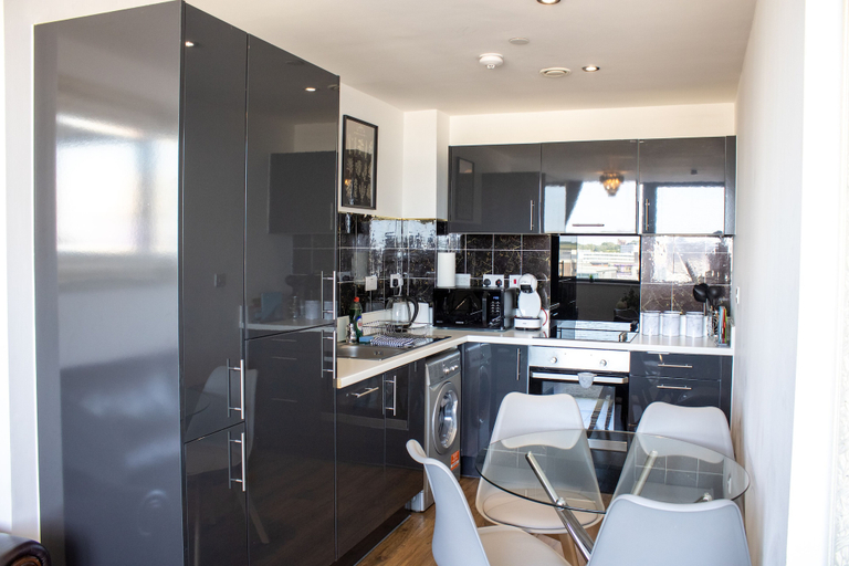 Others 5, 2 Bedroom Central Apartment, Sefton