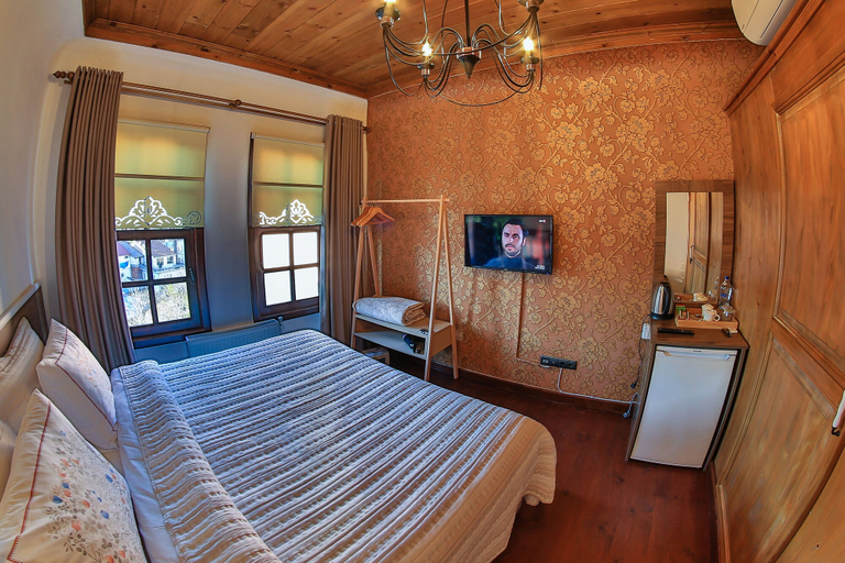 Room 5, Haz.33 Pansiyon, Merkez