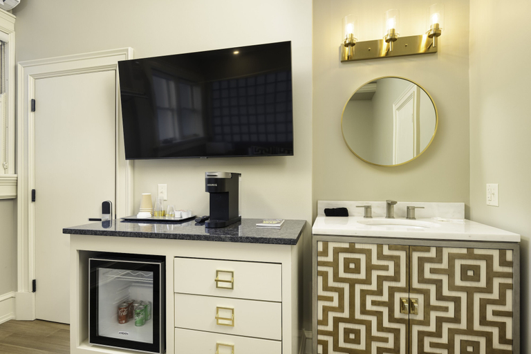 Bathroom 5, The Edward Hotel, Erie