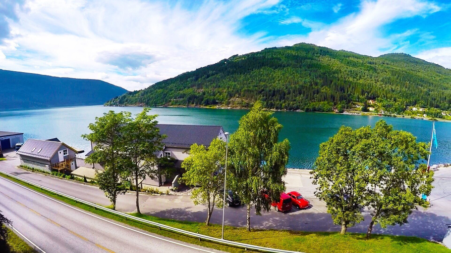 Others 4, Villa Visnes, Stryn