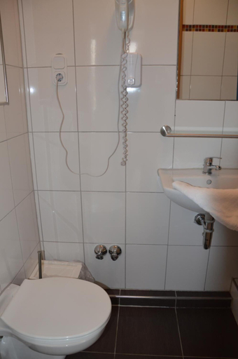 Bathroom 5, Hotel Colonia, Köln