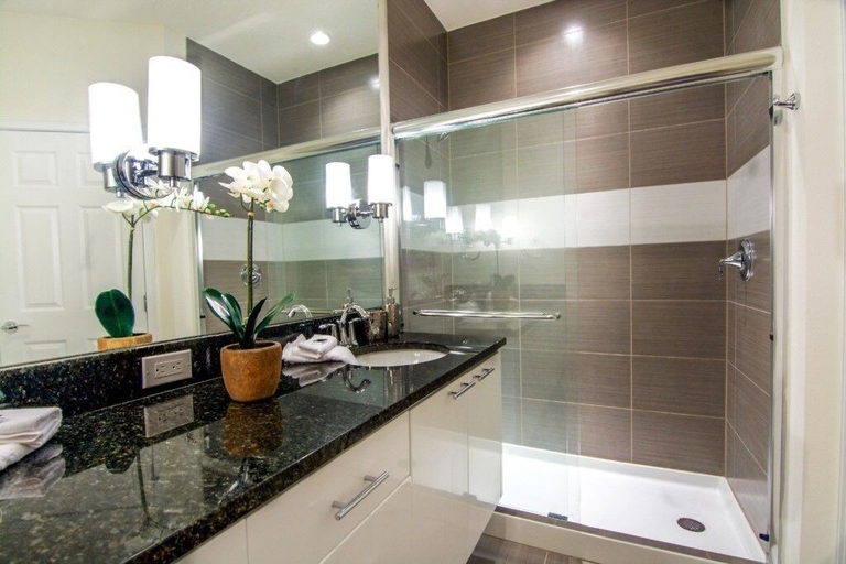 Bathroom 4, Trq1540, Lake