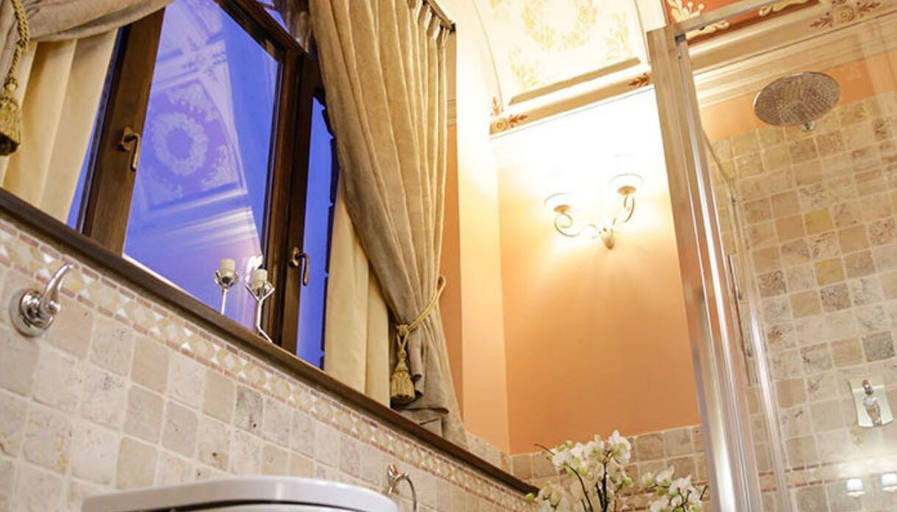 Bathroom 4, Villa Floridiana, Frosinone
