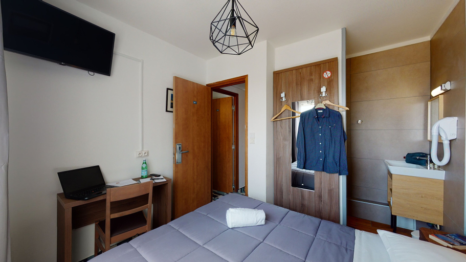 Bedroom 2, Hôtel les Pieux, Manche
