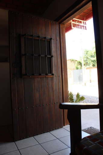 Others 5, Meson La Huerta, Mascota