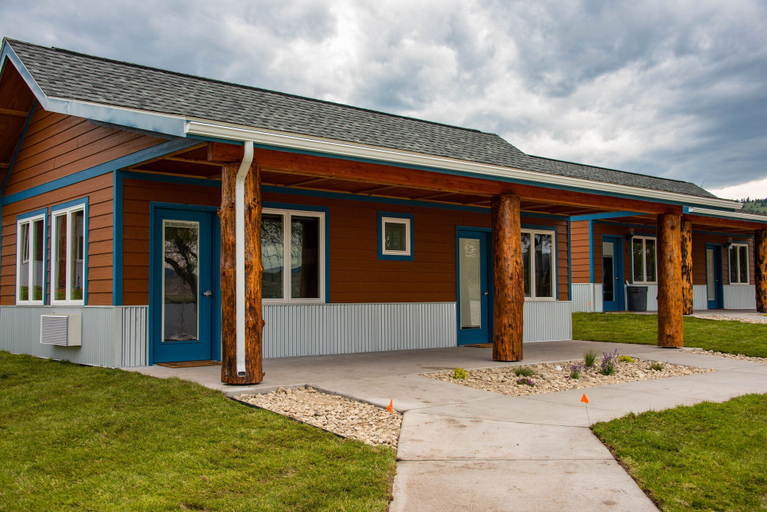 Exterior & Views 1, Big Arm Resort, Lake