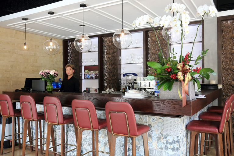 Food & Drinks 4, Glenwood Residences, District 2
