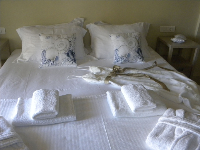 Bedroom 5, Konstantina Studios, Thessaly