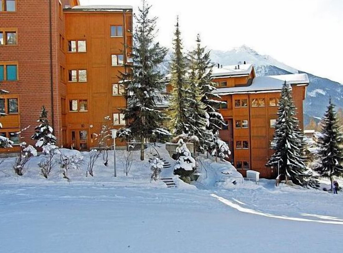 Exterior & Views 2, Aleid Sunshine, Goms