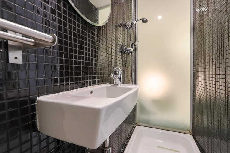 Bathroom 3, Bairro Alto Green by Homing, Lisbon