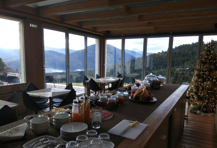 Food & Drinks 5, Escapade Luxury Residences, Central Greece