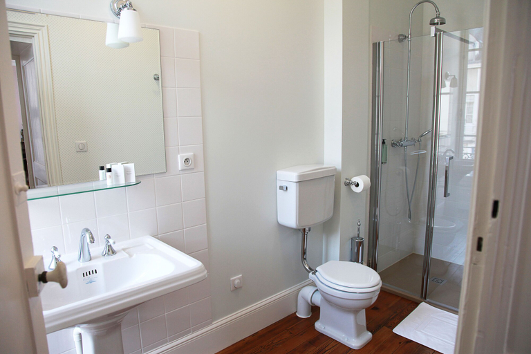 Bathroom 3, Hôtel le Gentleman, Sarthe