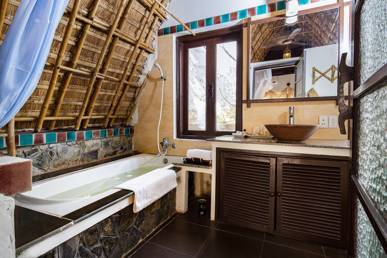 Bathroom 5, Rock Water Bay Beach Resort & Spa, Hàm Thuận Nam