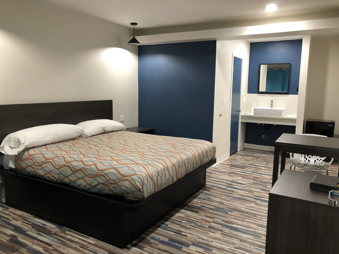 Bedroom 1, Tradewinds Motel, Los Angeles