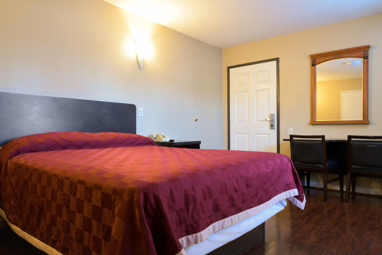 Bedroom 3, Covina Motel, Los Angeles