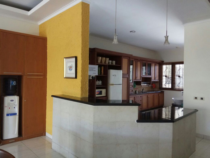 Dining Room 9