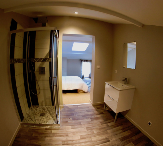 Bathroom 5, Chateau Trillon, Gironde