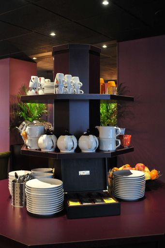 Food & Drinks 5, Kyriad - Caen Centre, Calvados