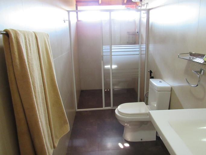 Bathroom 4, Leather Back Beach Villa, Balapitiya
