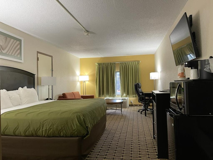 Bedroom 4, Quality Inn Vincennes, Knox