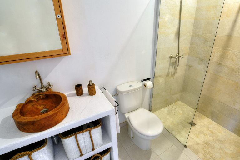 Bathroom 4, Cal Ros, Girona