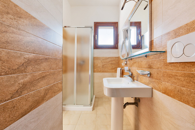 Bathroom 5, 2058 Lido Marini Rooms - Double, Lecce