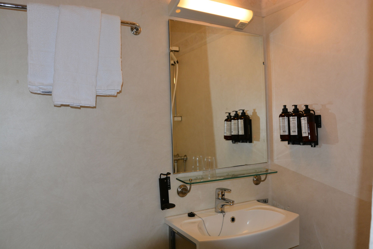 Bathroom 4, Vatnahalsen Høyfjellshotell, Aurland