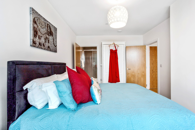 Bedroom 2, Ayoola SA, Bracknell Forest