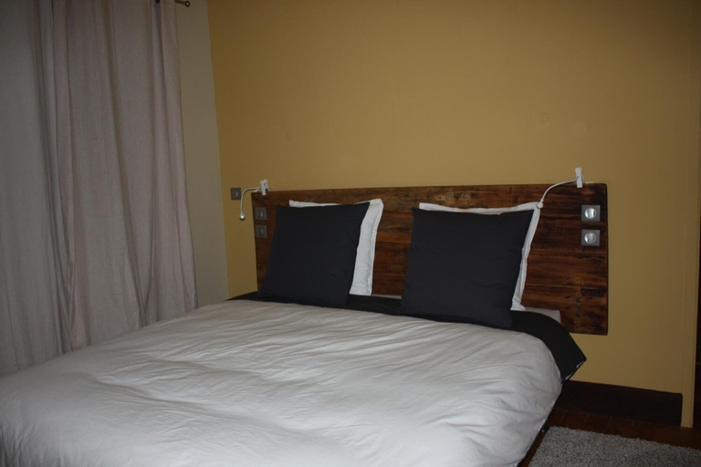 Bedroom 4, Bed in Bellongue, Ariège