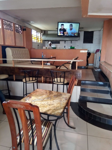 Food & Drinks 4, Maates Hotel, Makadara