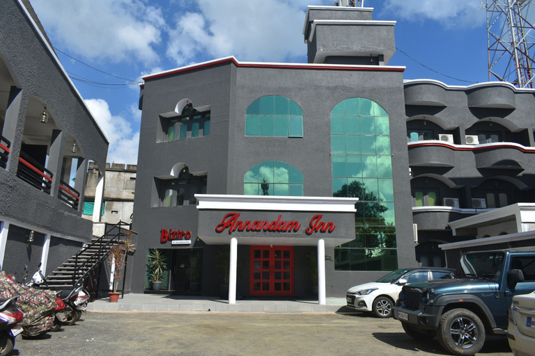 Exterior & Views