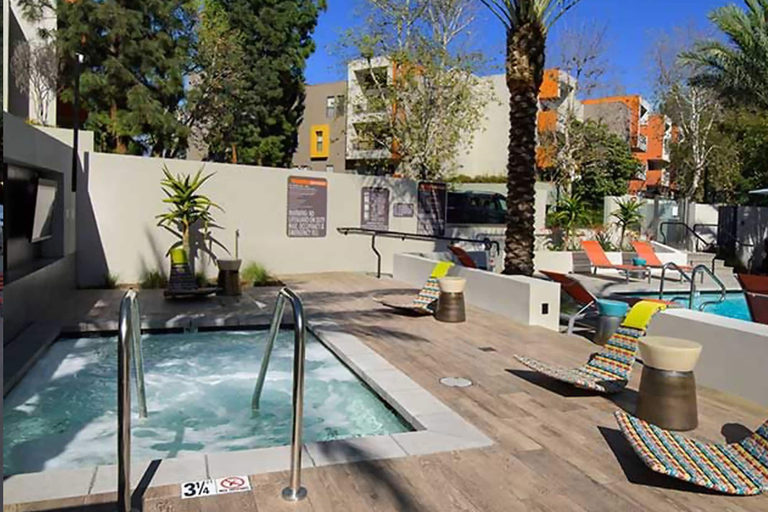 Sport & Beauty 3, Studio City Universal Apartments, Los Angeles