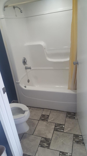 Bathroom 5, Travel Inn, Hamilton