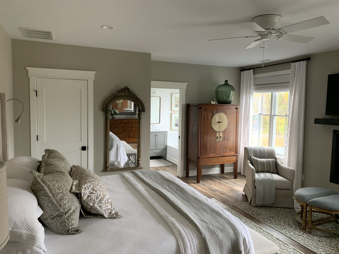 Bedroom 5, The Farmhouse, Camden