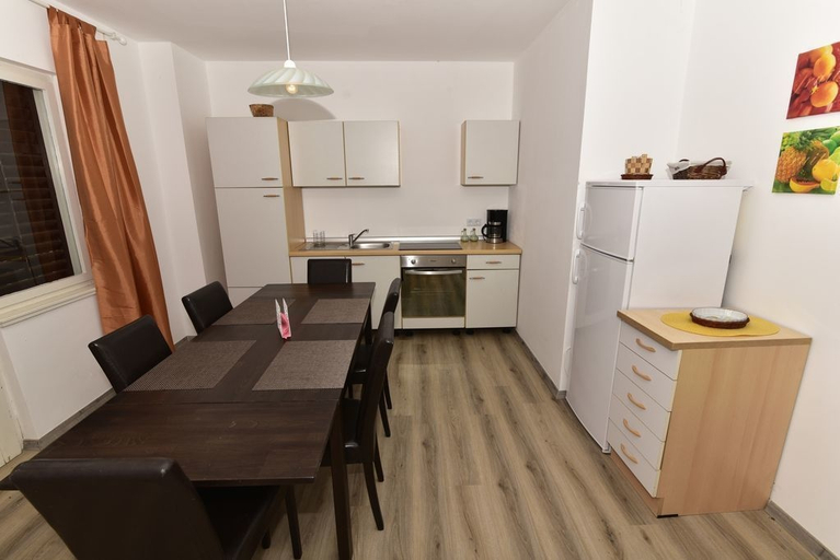 Others 4, Apartment Hemingway, Malinska-Dubašnica