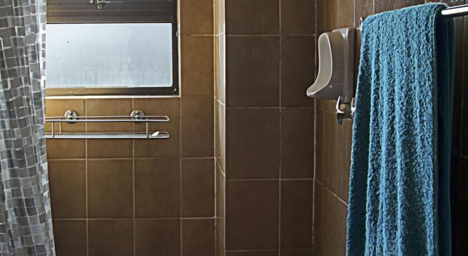 Bathroom 4, Seven Seas SA, eThekwini