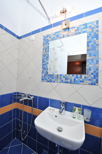 Bathroom 3, Hotel Saint George Valsamitis, South Aegean