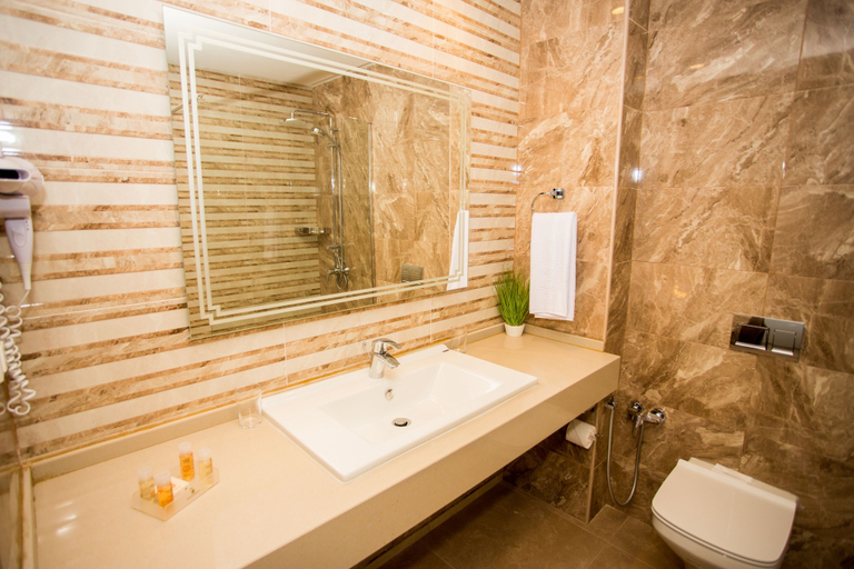 Bathroom 3, Hotel Palais Royal, Sfax Médina