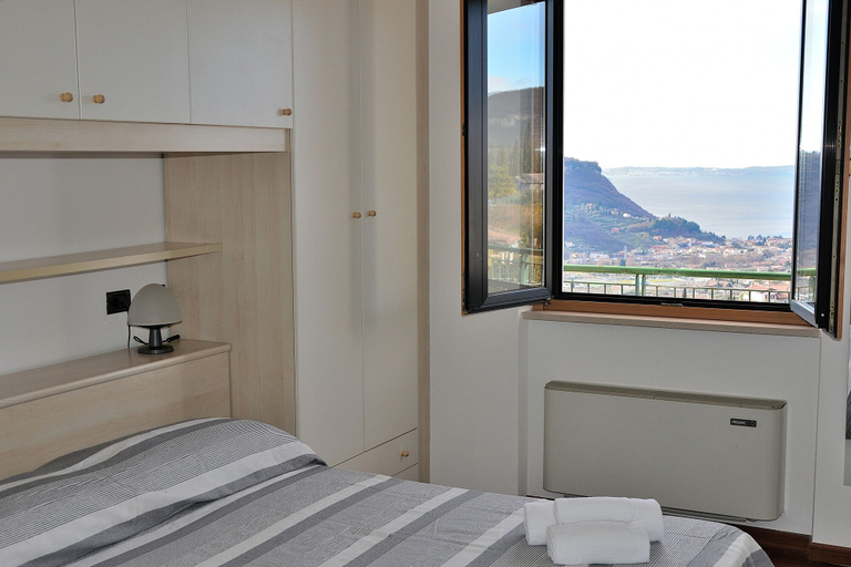 Bedroom 2, Casa Montegolo With Pool And Lake View, Verona