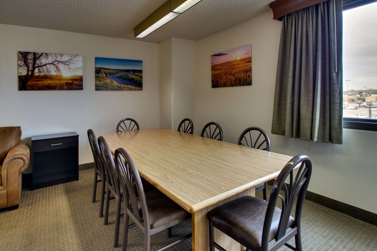 Others 5, EverSpring Inn, Burleigh