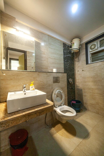 Bathroom, Goa Junction Vagator, Aparthptel, North Goa