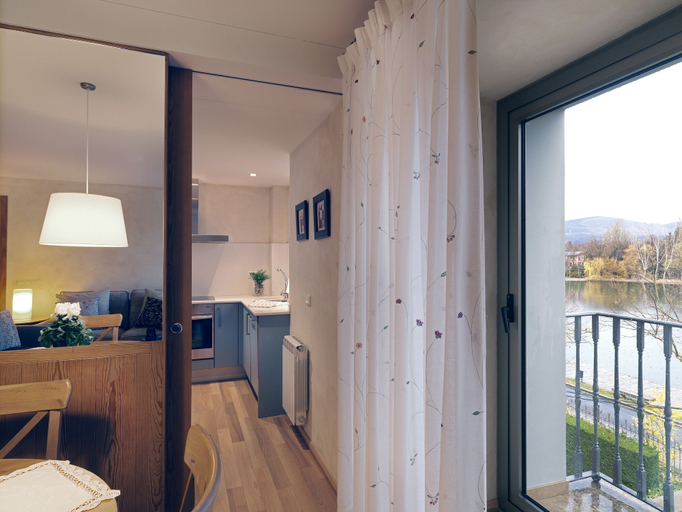 Others 4, Apartamentos la Torreta del Llac, Girona