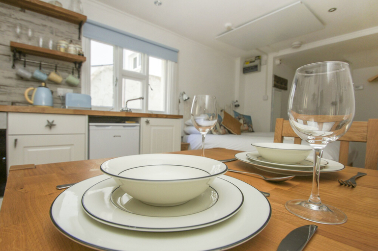 Others 5, Brunswick Garden Studio Patio by Brighton Holiday Lets, Brighton and Hove