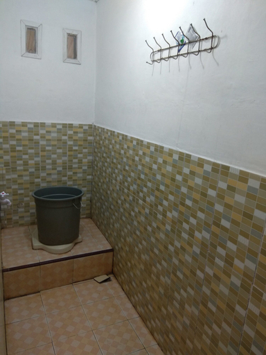 Bathroom, Malompek, Padang Pariaman