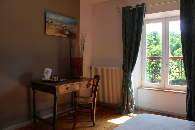 Bedroom 4, Moulin Pont Vieux - Chambres d'Hôtes, Vendée