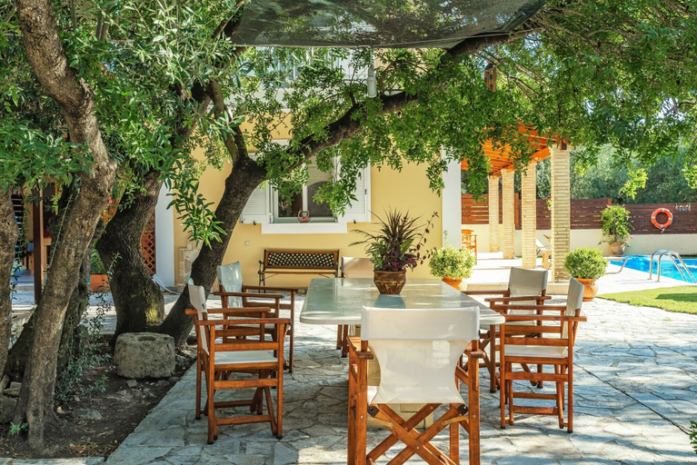 Food & Drinks 4, Kardaris Villa, Ionian Islands