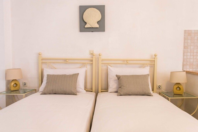 Bedroom 2, Joanna Hotel, South Aegean