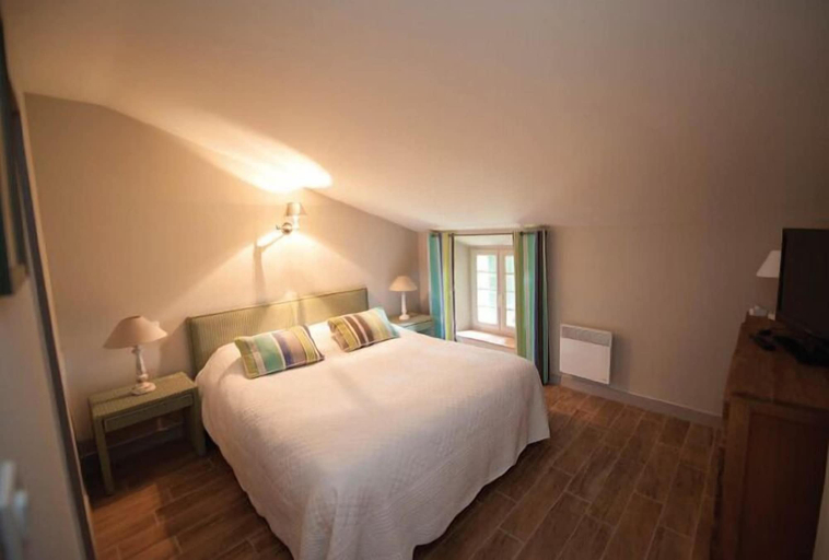Bedroom 5, Chateau Cicéron, Aude