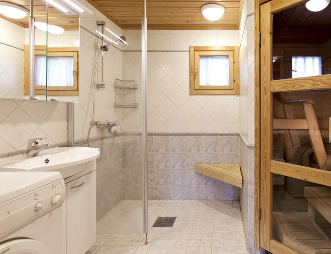 Bathroom 3, Holiday Club Ähtäri Cottages, Southern Ostrobothnia