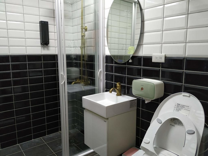Bathroom 5, Backpack Home 497 No.2, Kinmen